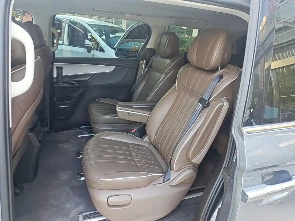 Roewe iMAX8 — фото 17