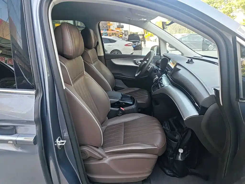 Roewe iMAX8 — фото 25