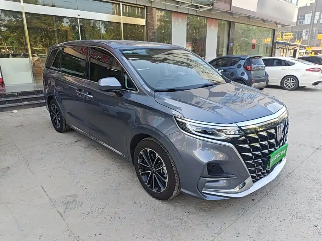 Roewe iMAX8 — фото 4