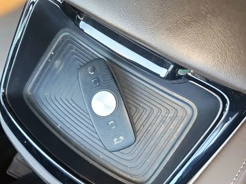 Roewe iMAX8 — фото 9