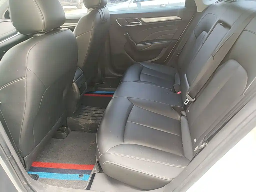 Roewe i6 Classic — фото 17
