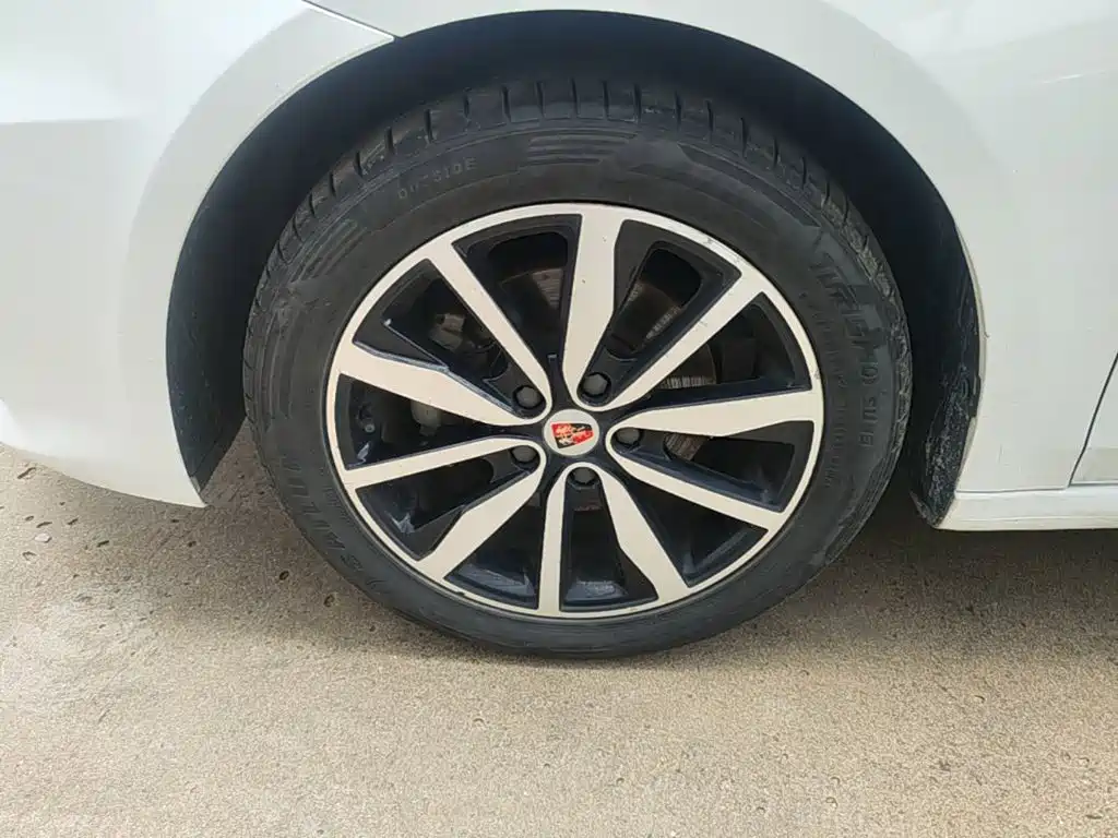 Roewe i6 Classic — фото 23
