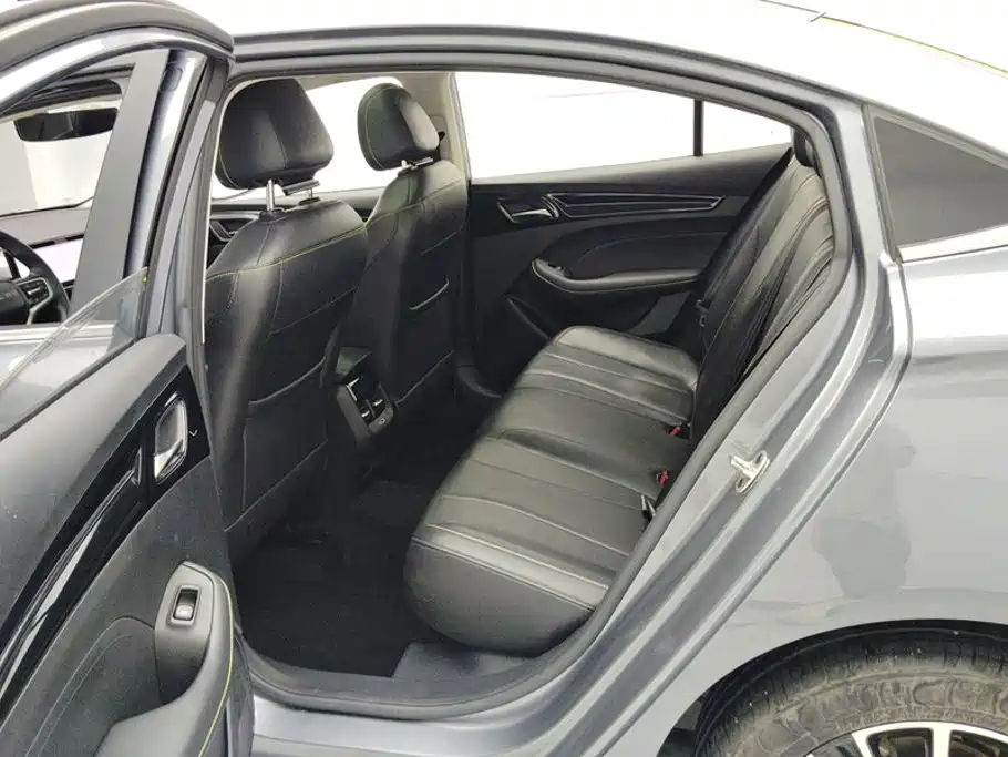 Roewe i5 — фото 11