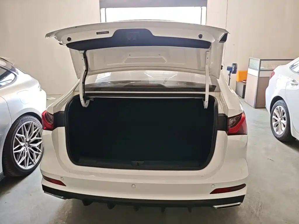 Roewe i5 — фото 15