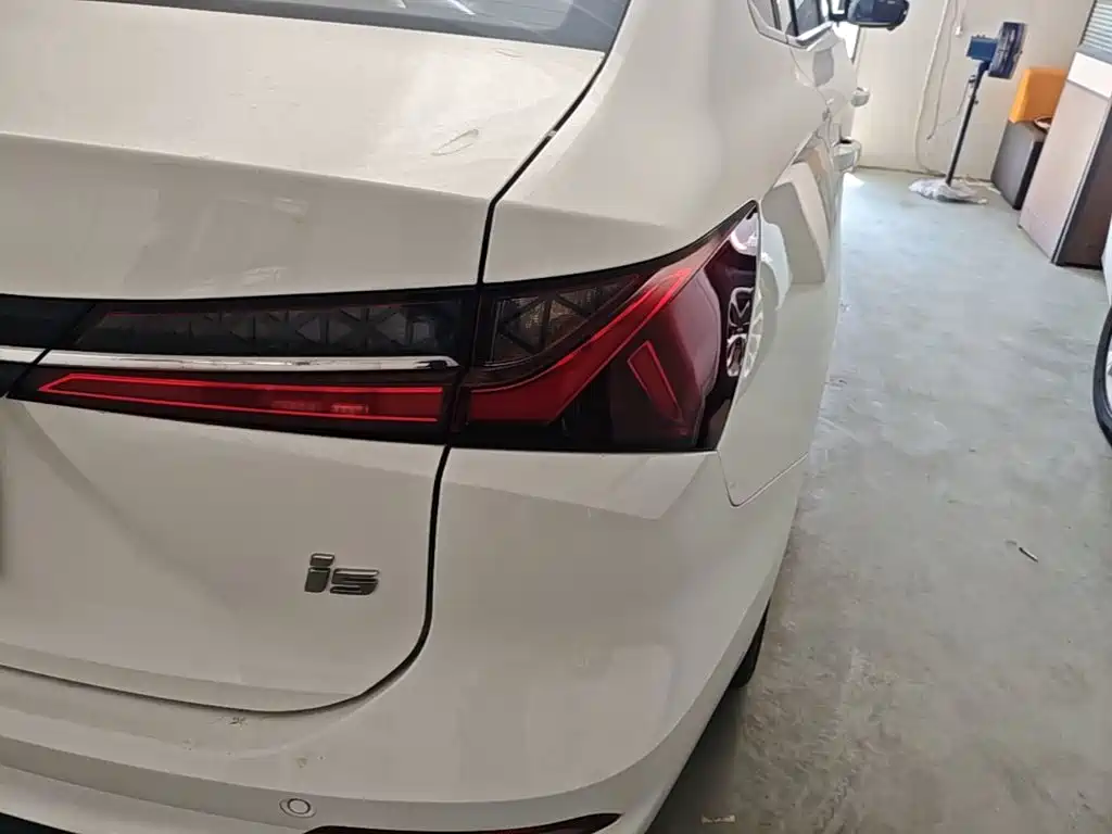 Roewe i5 — фото 24