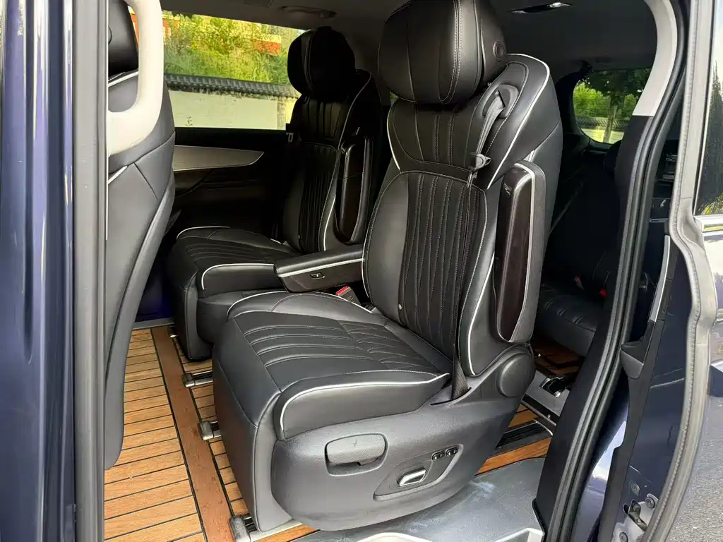 Roewe iMAX8 — фото 6