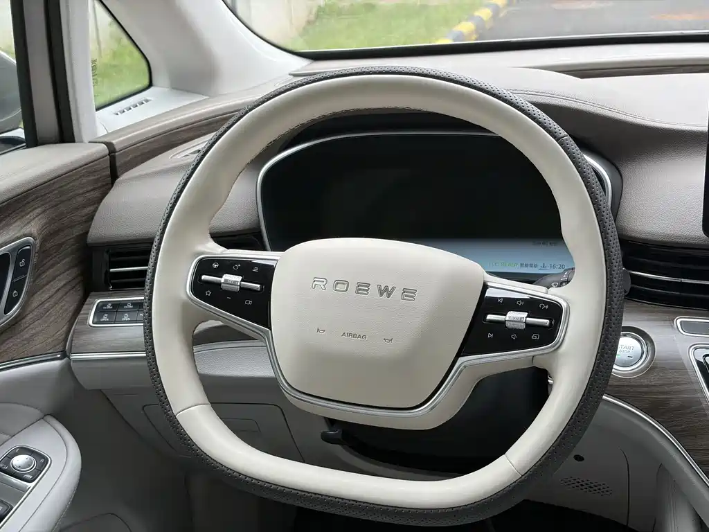 Roewe iMAX8 New Energy — фото 18