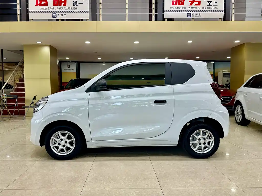 Roewe Clever — фото 2