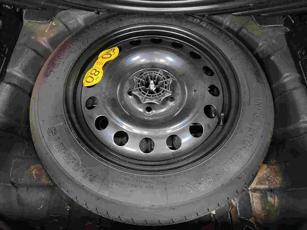 Roewe RX5 — фото 15