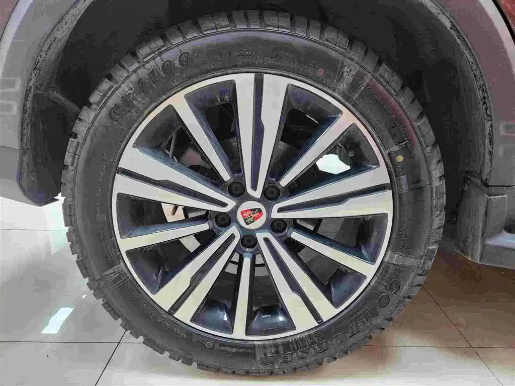 Roewe RX5 — фото 18