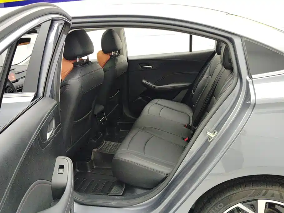 Roewe i5 — фото 11