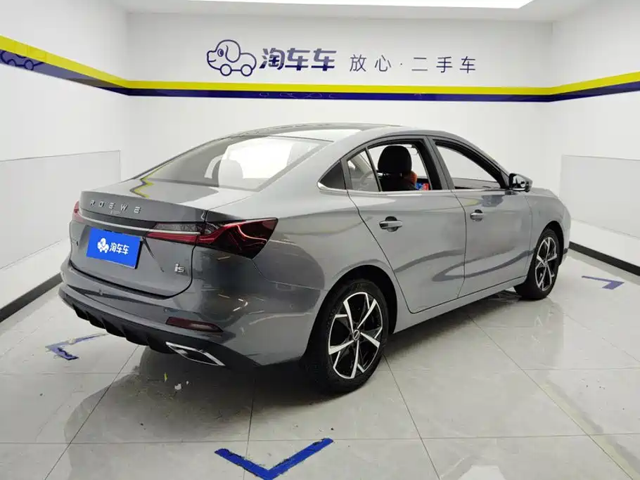 Roewe i5 — фото 3