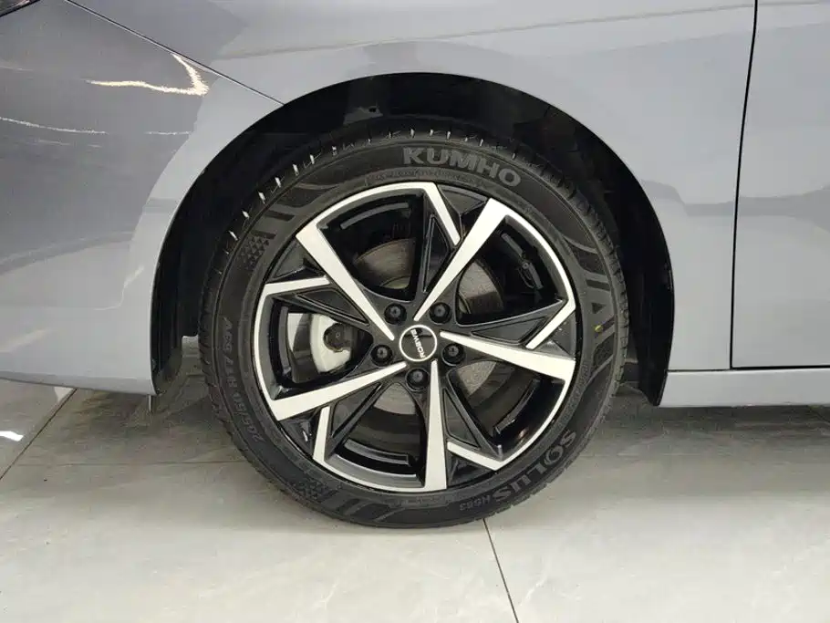 Roewe i5 — фото 6