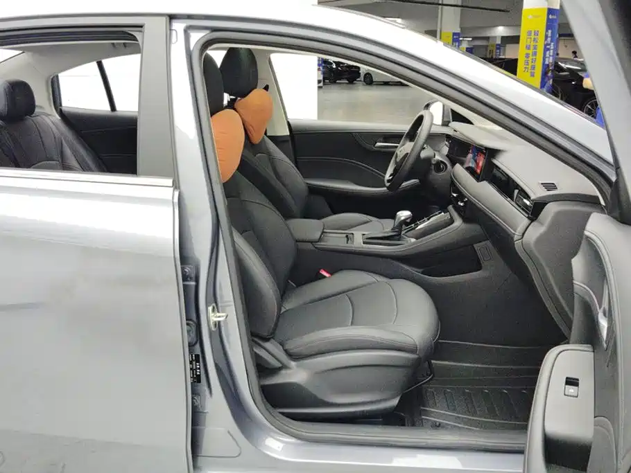 Roewe i5 — фото 8
