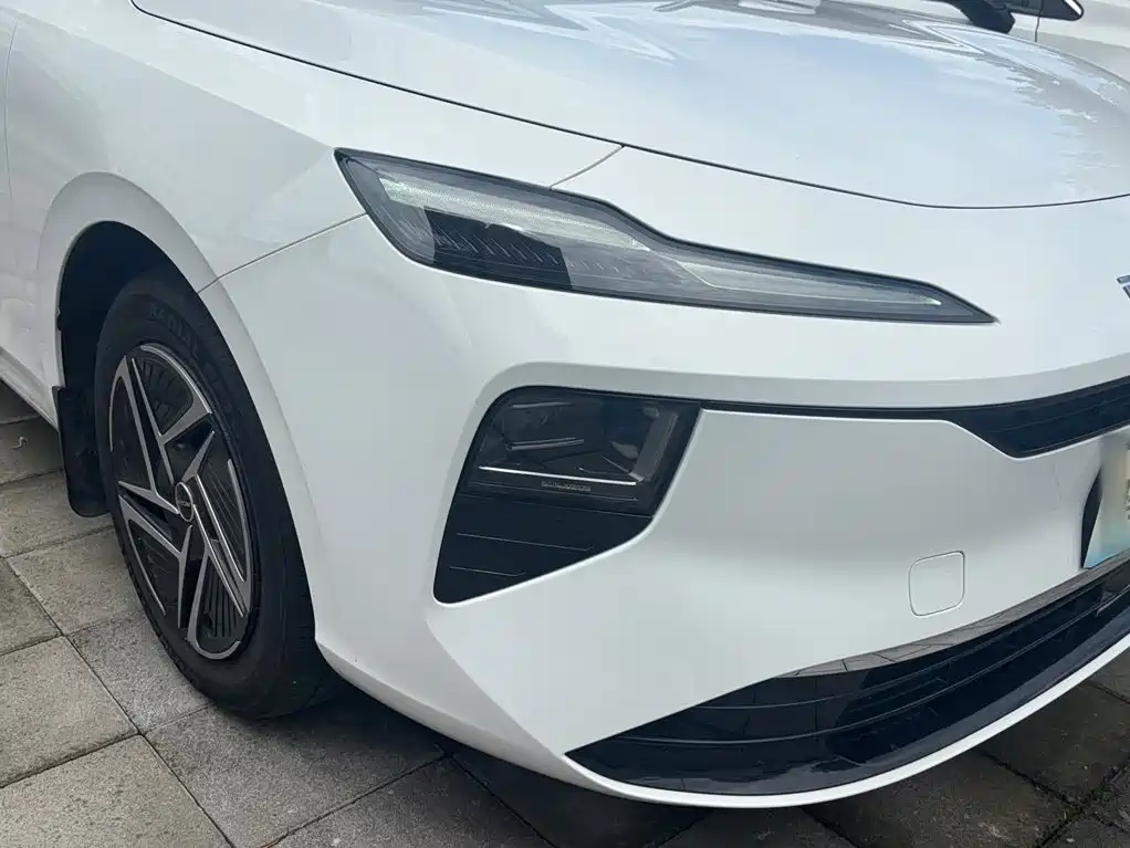 Roewe D6 — фото 6