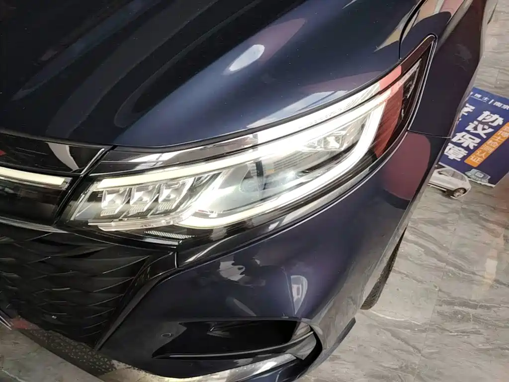 Roewe iMAX8 — фото 24