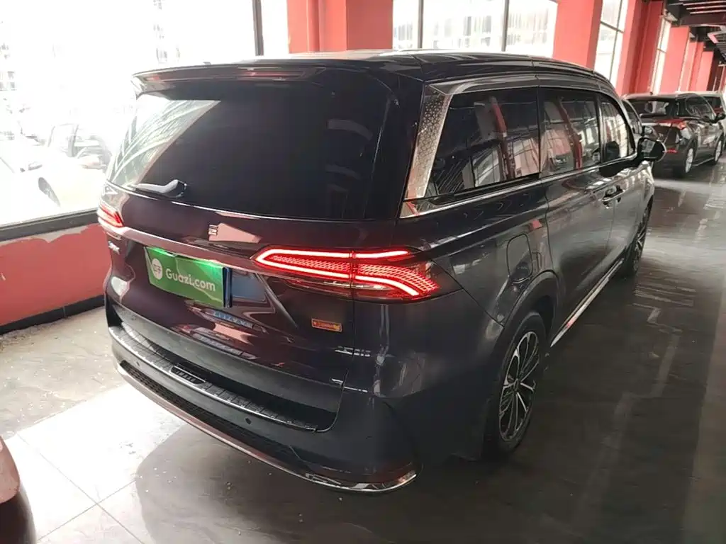Roewe iMAX8 — фото 7