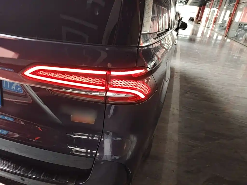 Roewe iMAX8 — фото 8