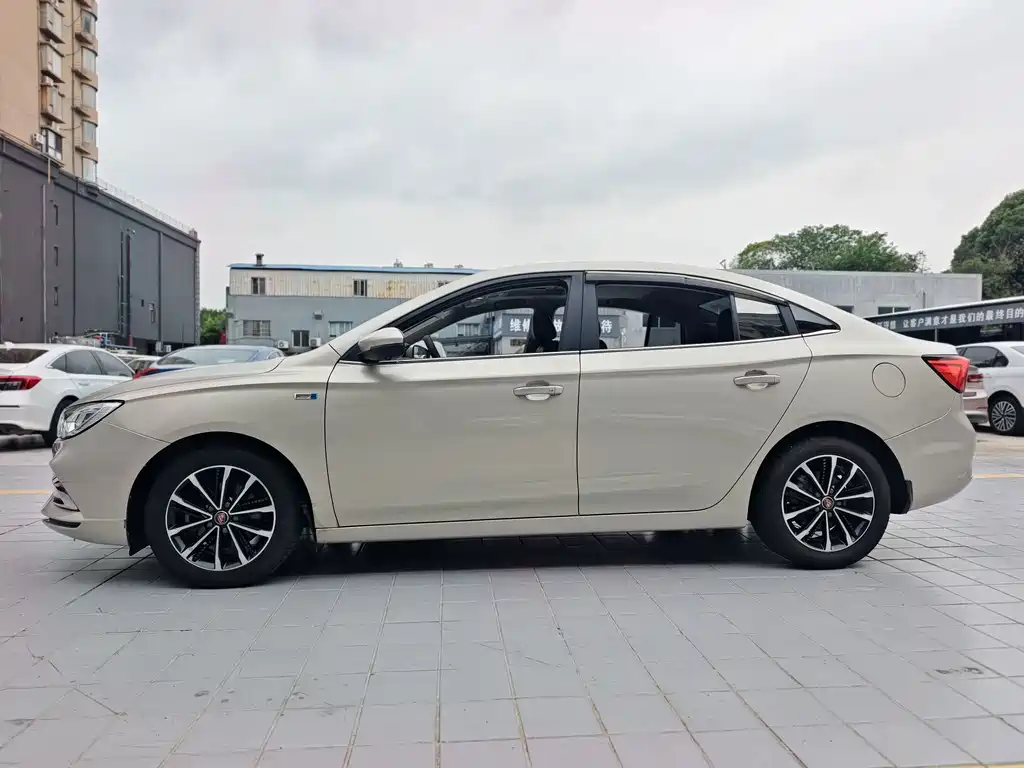 Roewe i5 — фото 4