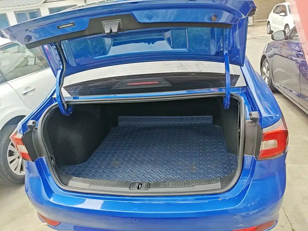 Roewe i5 — фото 19
