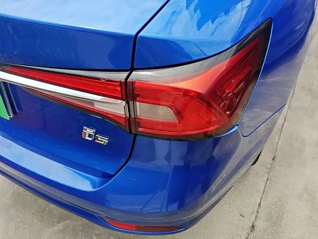 Roewe i5 — фото 8
