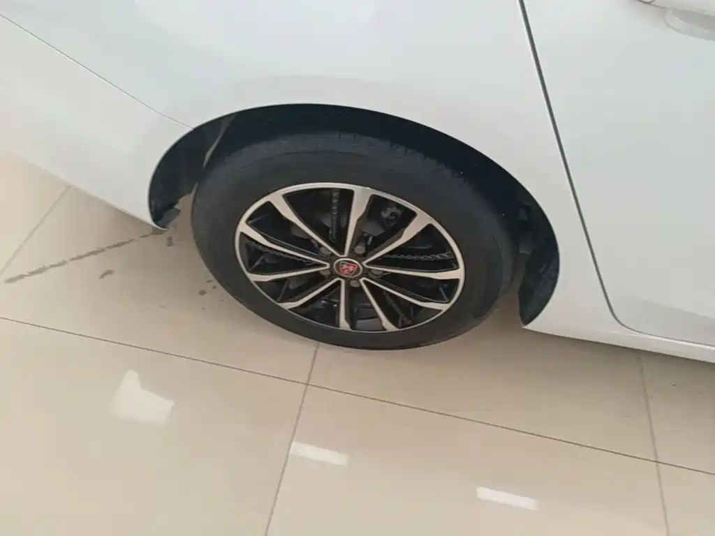 Roewe i5 — фото 23