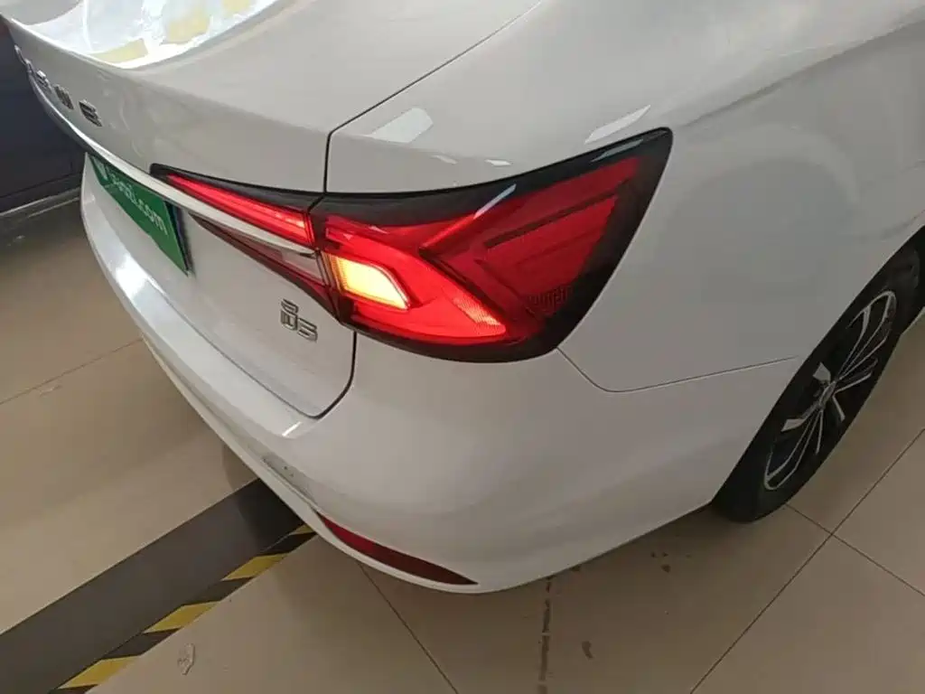 Roewe i5 — фото 8