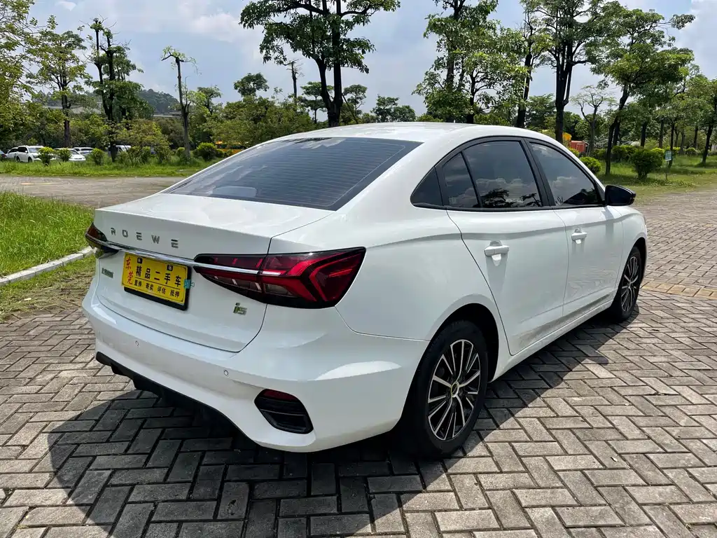 Roewe i5 — фото 5