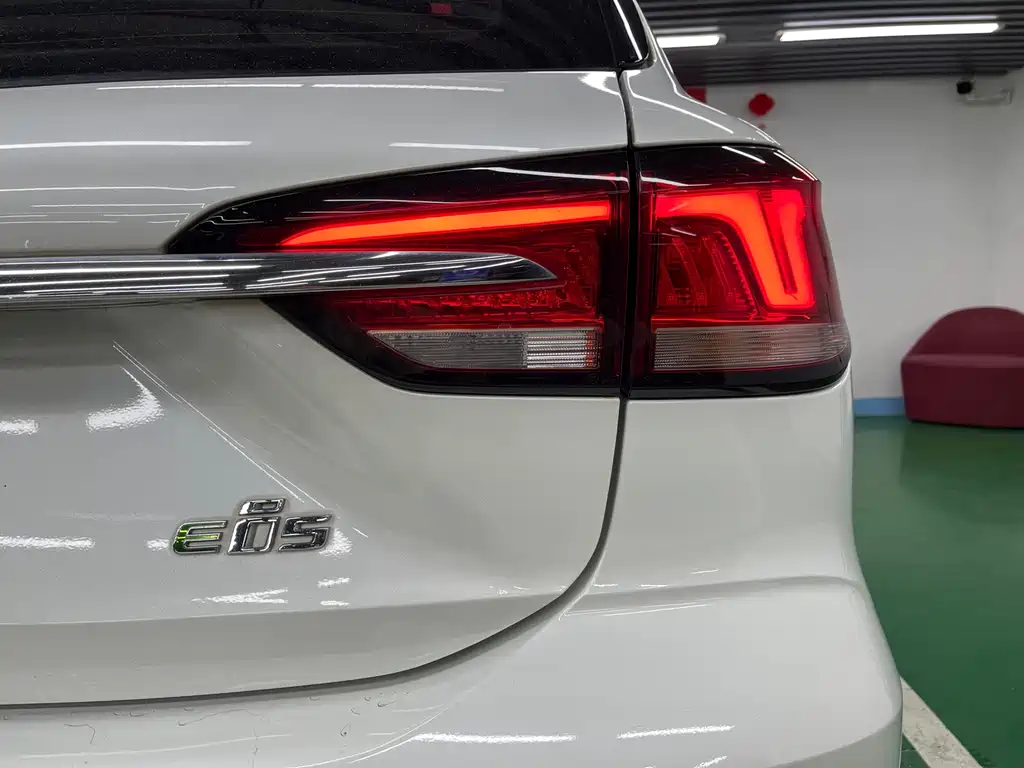 Roewe Ei5 — фото 26