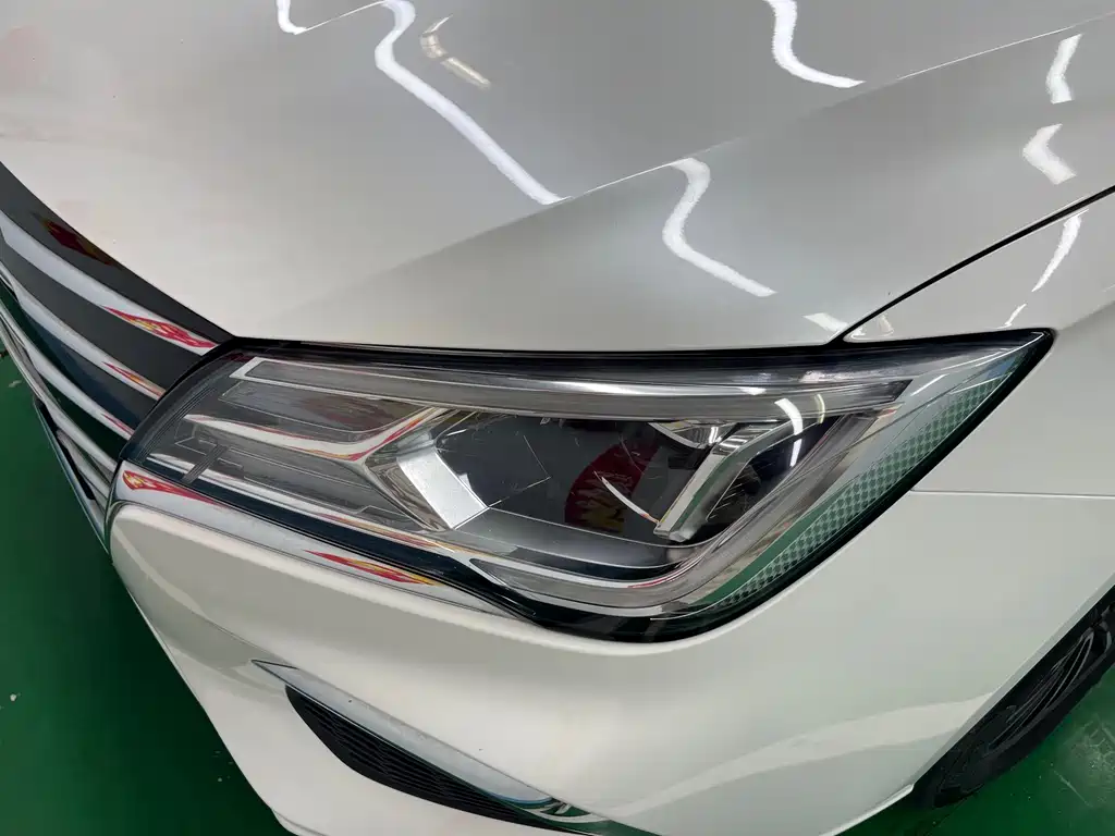 Roewe Ei5 — фото 27
