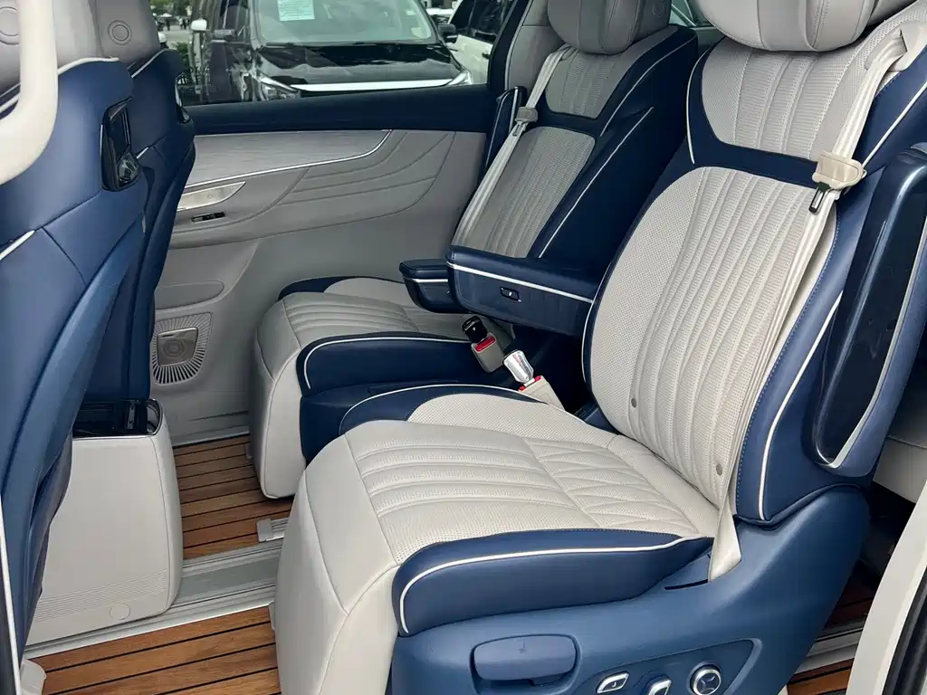 Roewe iMAX8 — фото 6