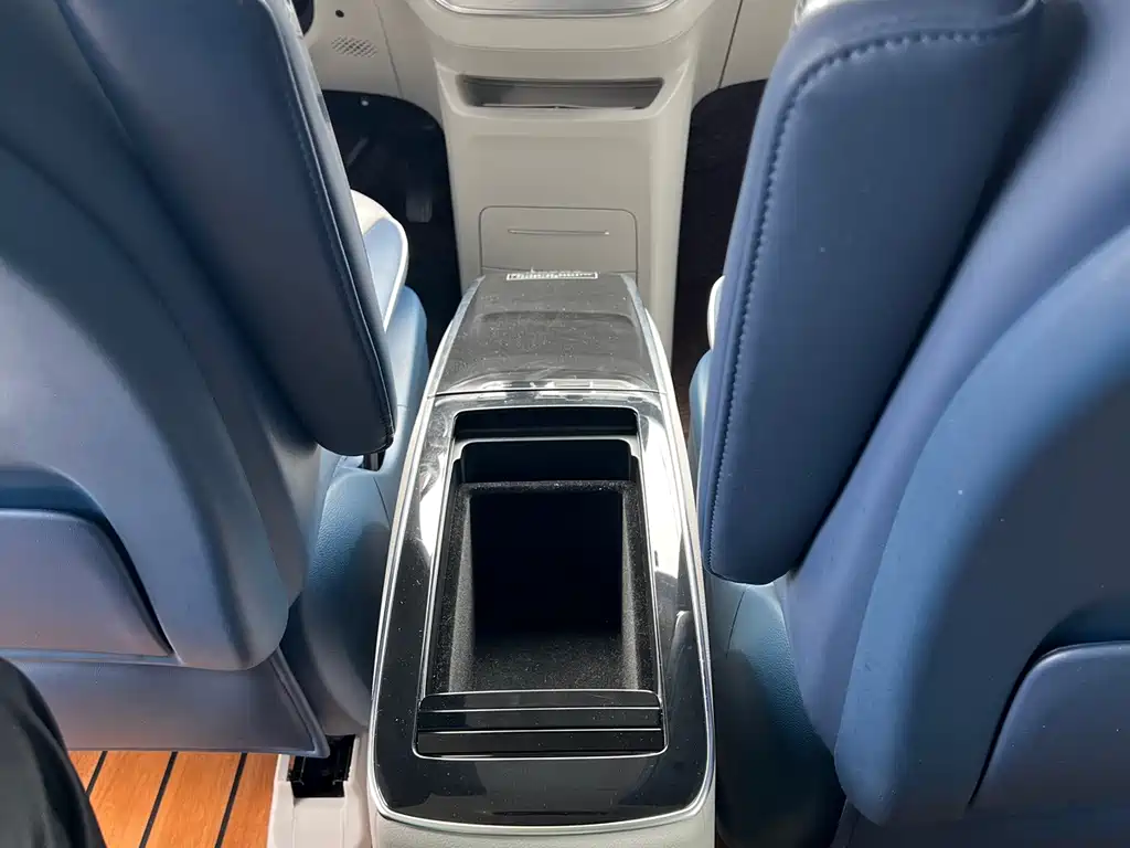 Roewe iMAX8 — фото 10