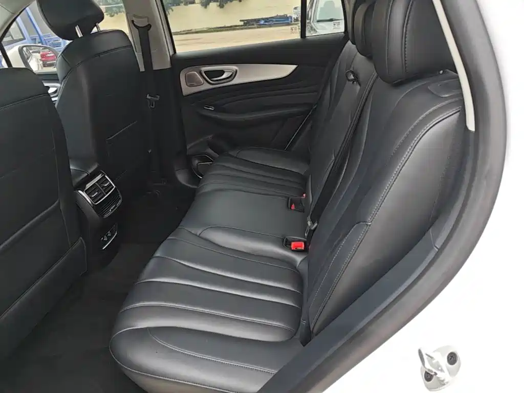 Roewe RX5 eMAX — фото 17