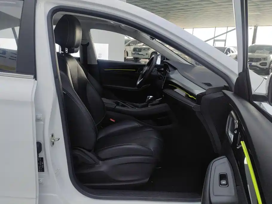Roewe i5 — фото 8