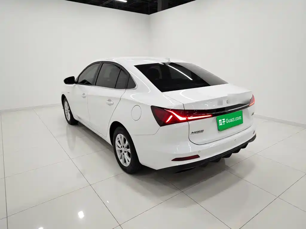 Roewe i5 — фото 5