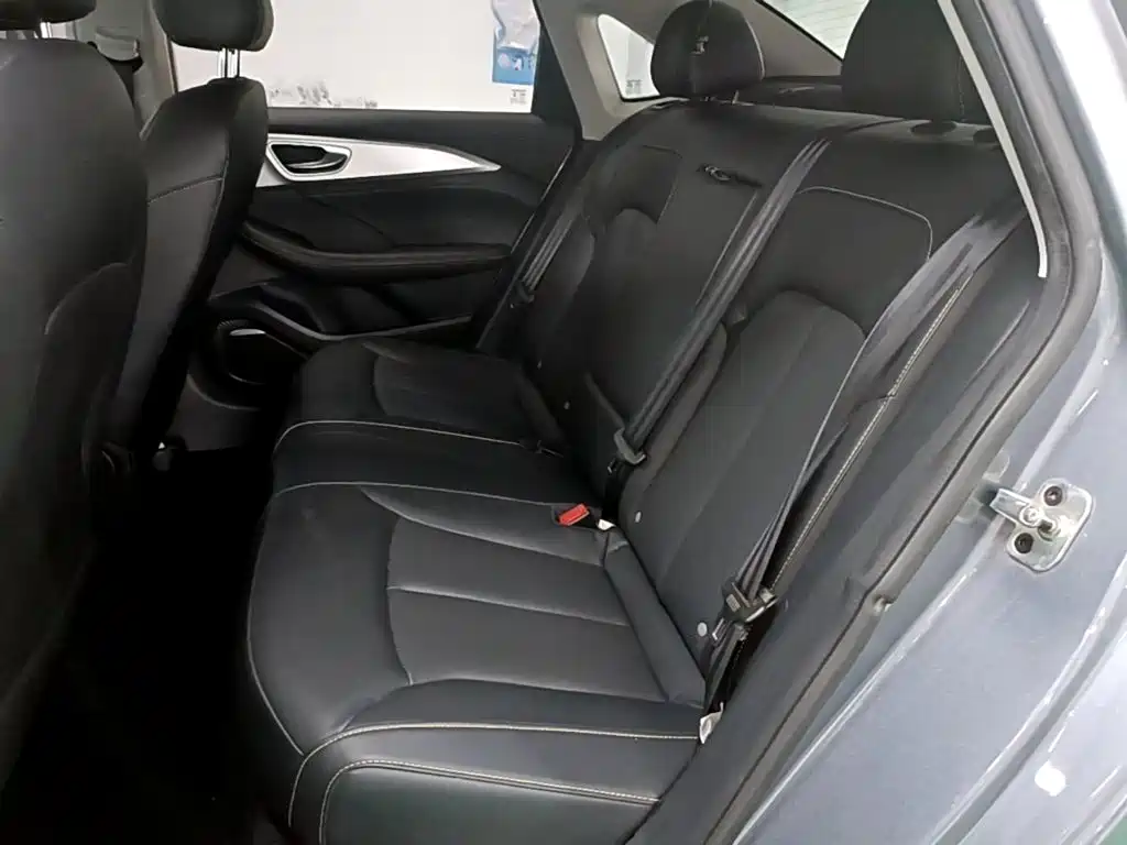 Roewe i6 MAX — фото 17