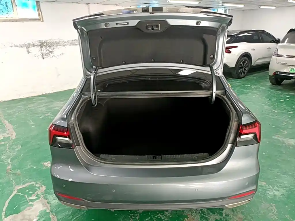 Roewe i6 MAX — фото 19