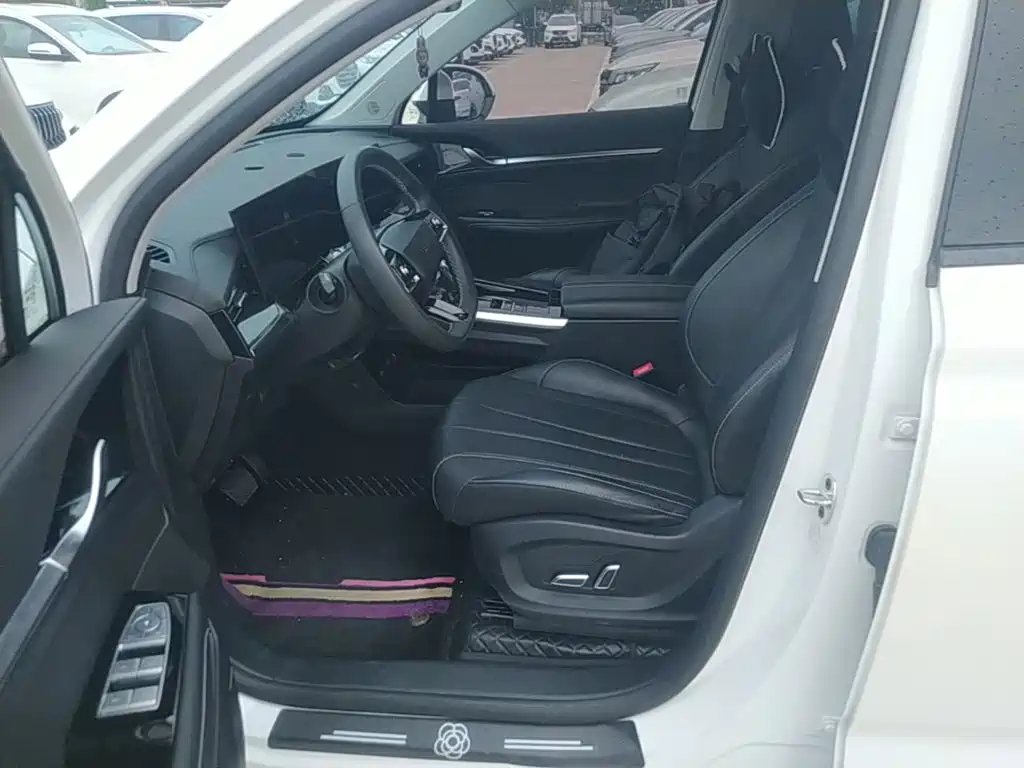 Roewe RX5 MAX — фото 15