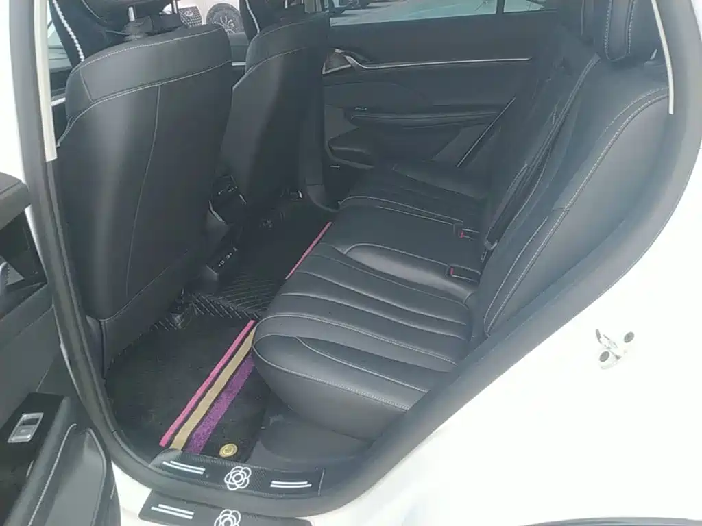 Roewe RX5 MAX — фото 17