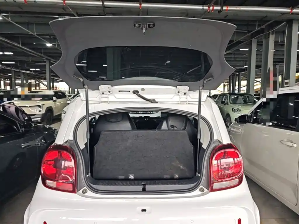 Roewe Clever — фото 19