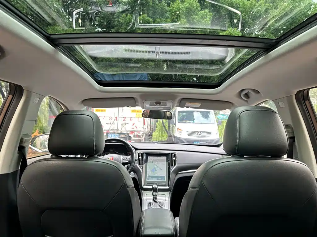 Roewe RX5 — фото 10