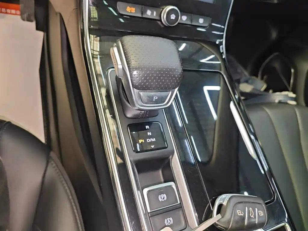 Roewe RX5 MAX — фото 14