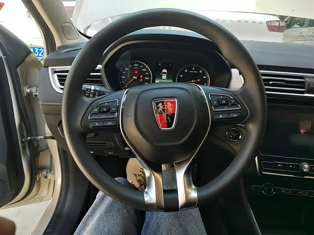 Roewe i5 — фото 11