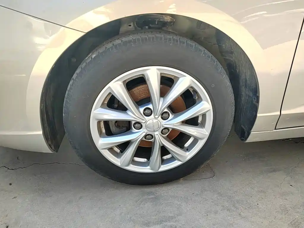 Roewe i5 — фото 23
