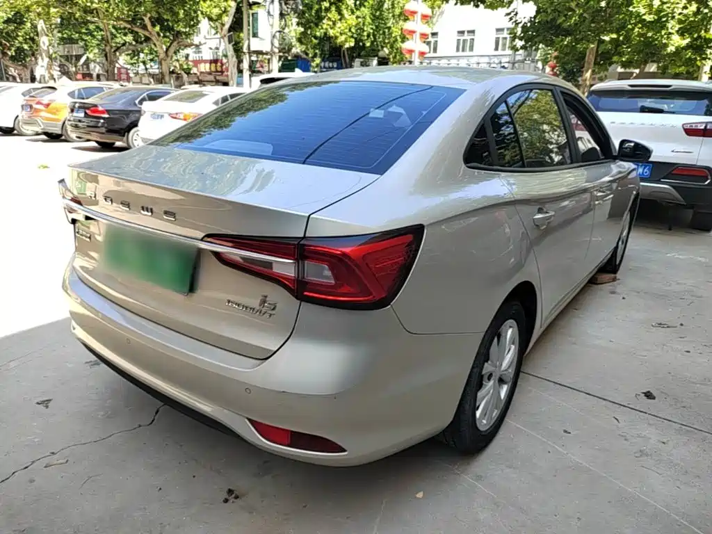 Roewe i5 — фото 7