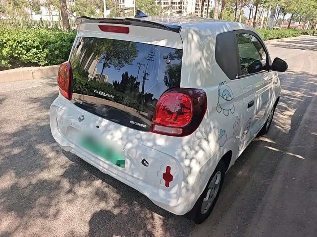 Roewe Clever — фото 7
