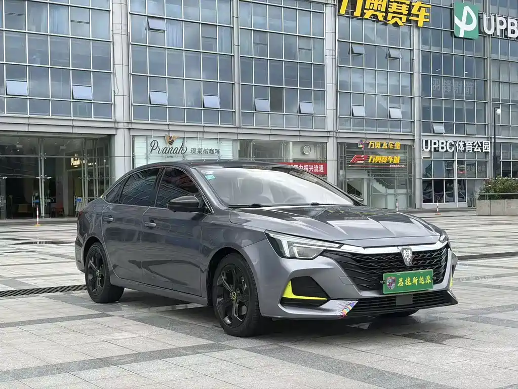 Roewe i6 MAX New Energy — фото 3