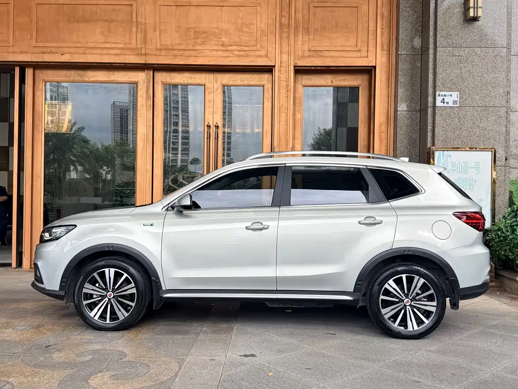Roewe RX5 New Energy — фото 5