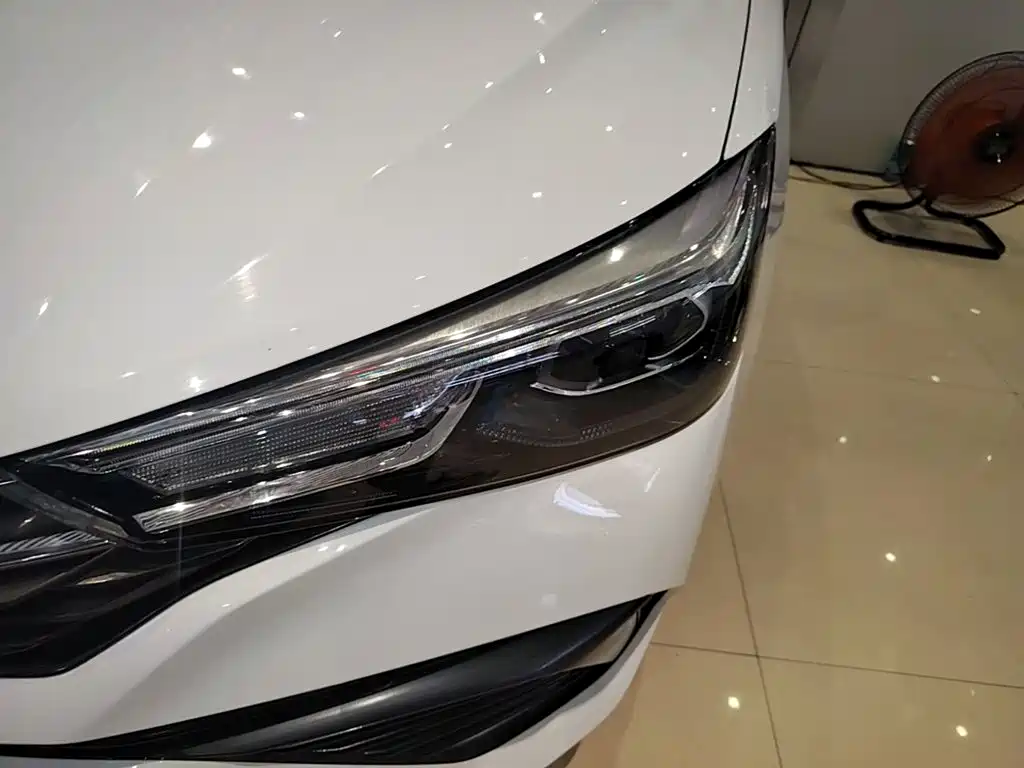 Roewe i5 — фото 24