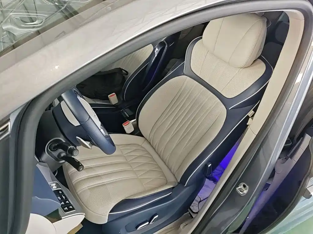 Roewe iMAX8 — фото 15